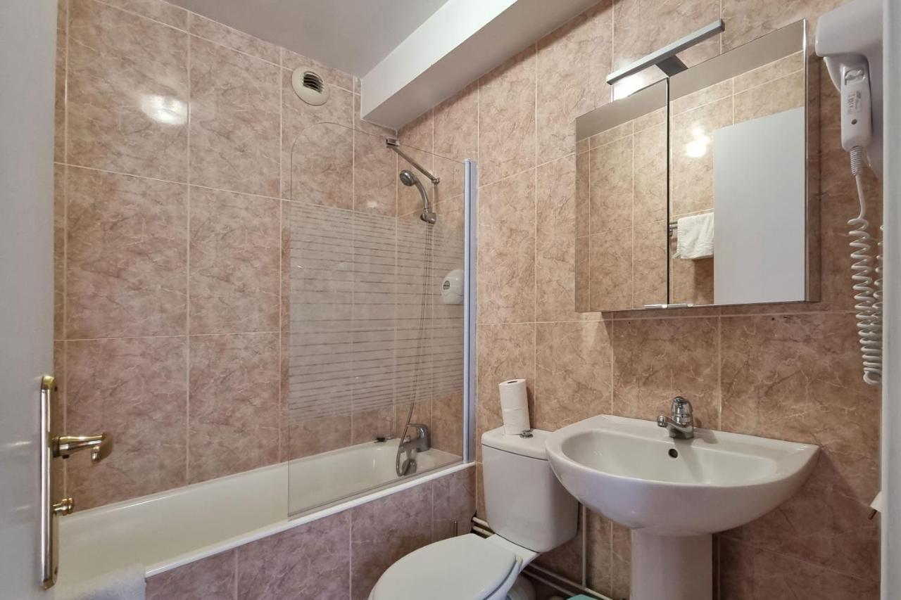 Le Catalan - Hotel Et Appartements Мон-Луи Экстерьер фото