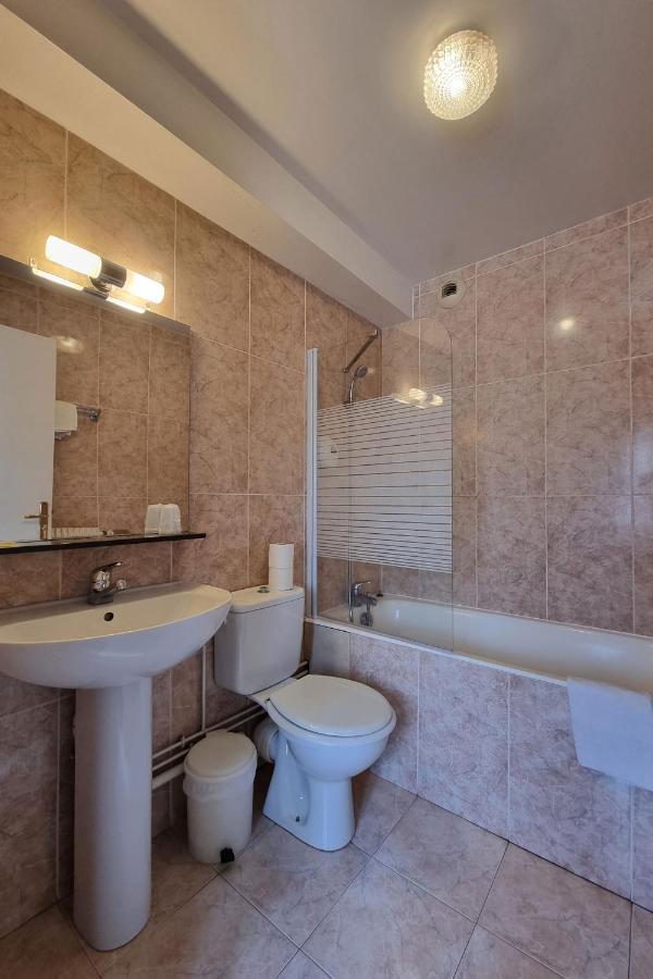 Le Catalan - Hotel Et Appartements Мон-Луи Экстерьер фото